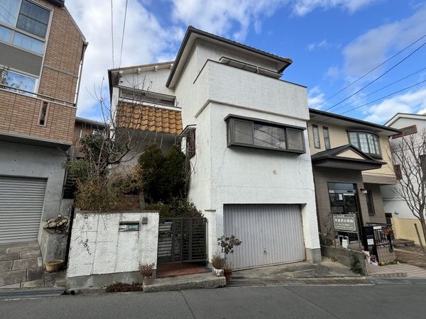 西宮市甲陽園本庄町の中古一戸建て