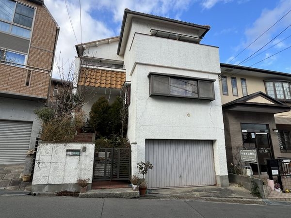 西宮市甲陽園本庄町の中古一戸建て