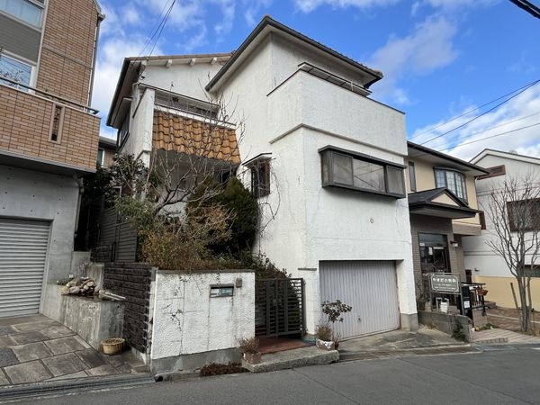 西宮市甲陽園本庄町の中古一戸建て
