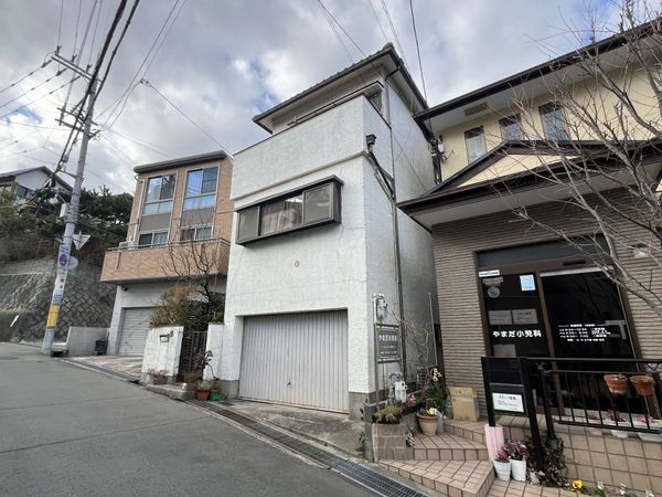 西宮市甲陽園本庄町の中古一戸建て