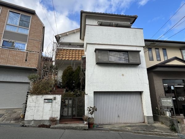西宮市甲陽園本庄町の中古一戸建て