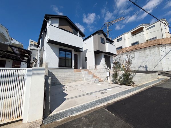 芦屋市朝日ケ丘町　新築一戸建て　１期　２号棟