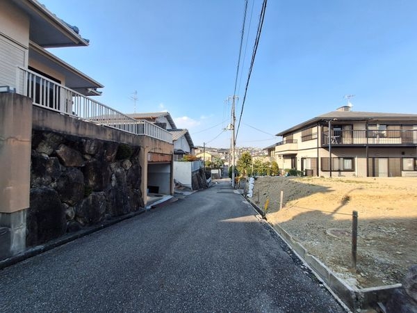 宝塚市花屋敷松ガ丘　建築条件無し土地