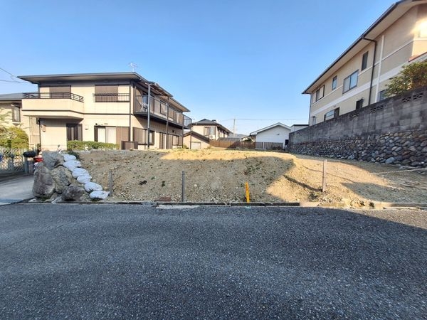 宝塚市花屋敷松ガ丘　建築条件無し土地