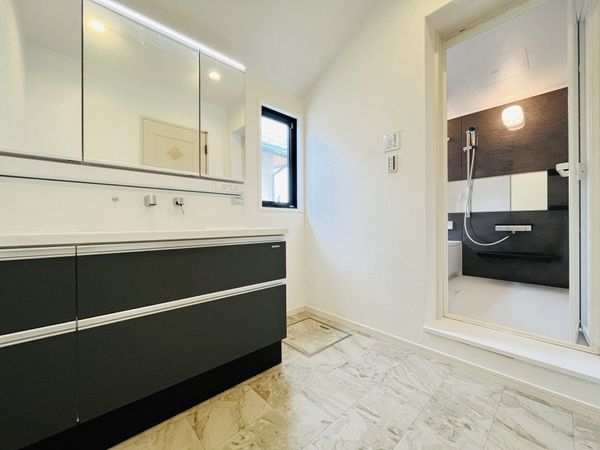 西宮市深谷町の中古一戸建て