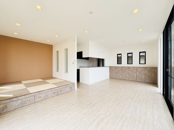 西宮市深谷町　中古一戸建て