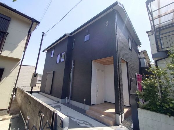宝塚市花屋敷松ガ丘　新築一戸建て