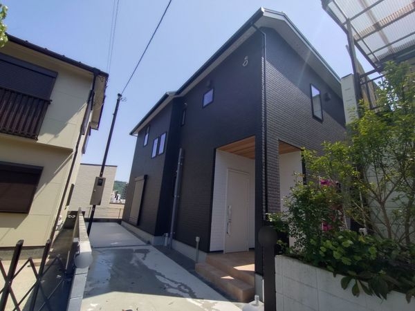 宝塚市花屋敷松ガ丘　新築一戸建て