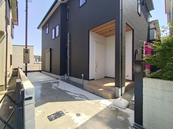 宝塚市花屋敷松ガ丘　新築一戸建て