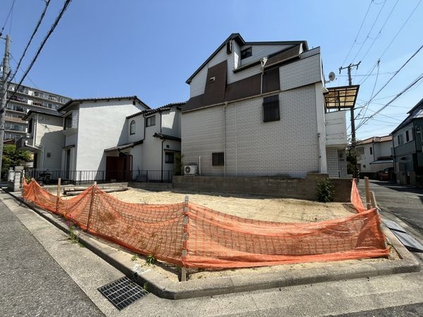 宝塚市光明町　新築一戸建て