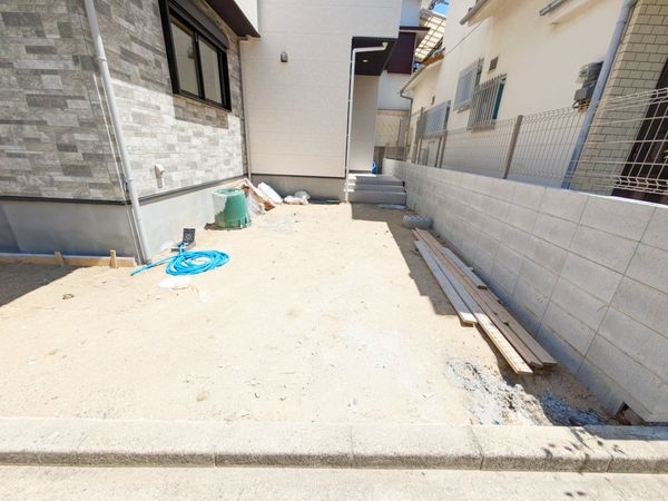 西宮市石在町　新築一戸建て　１号棟