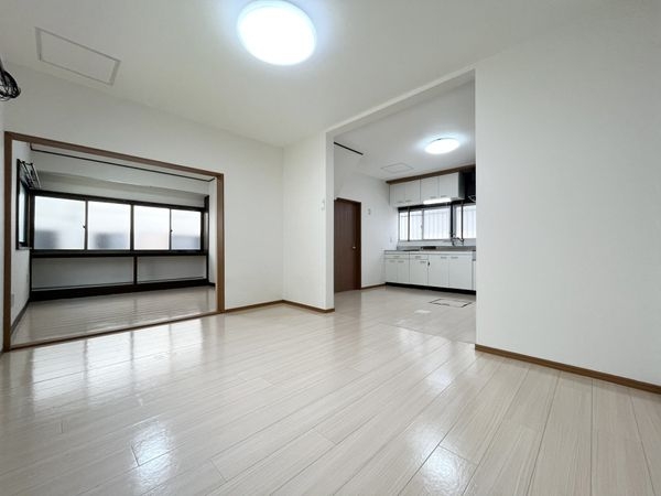 西宮市東鳴尾町２丁目　中古一戸建て