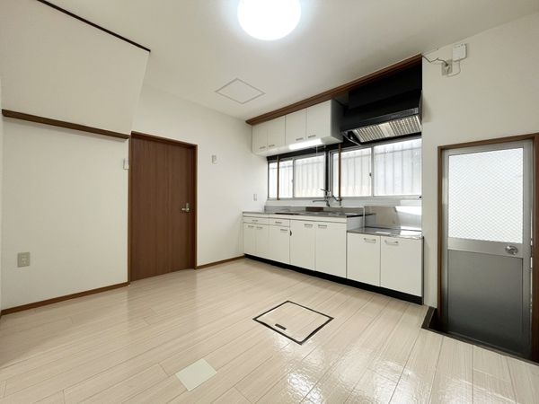 西宮市東鳴尾町２丁目の中古一戸建て