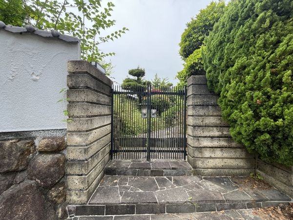 宝塚市花屋敷つつじガ丘の中古一戸建て