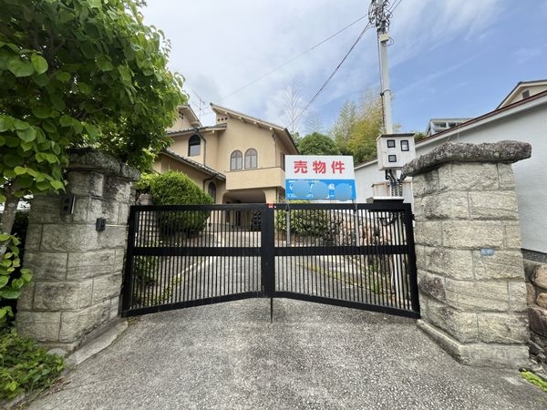 宝塚市花屋敷つつじガ丘の中古一戸建て