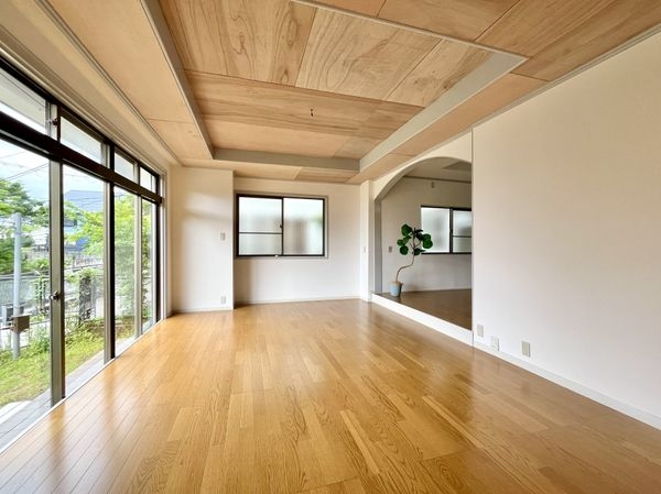 西宮市苦楽園四番町　中古一戸建て