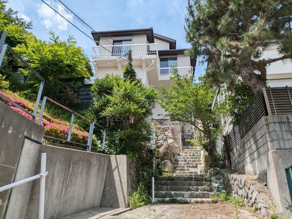 西宮市甲陽園目神山町　中古一戸建て
