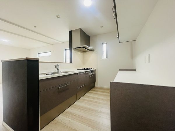 尼崎市猪名寺２丁目　新築一戸建て