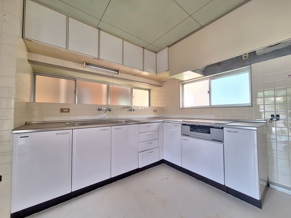 宝塚市長尾台１丁目　中古一戸建て