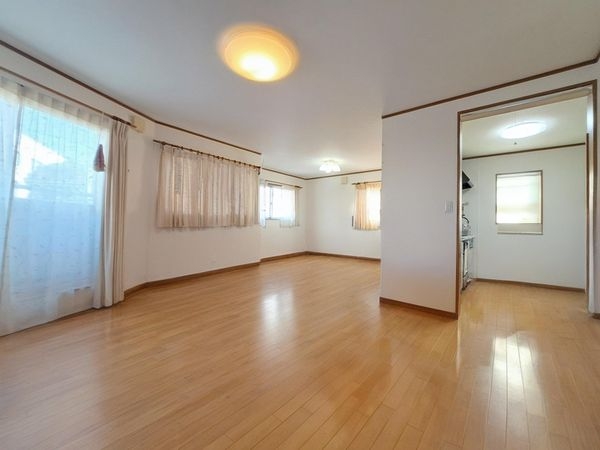 宝塚市雲雀丘３丁目の中古一戸建て