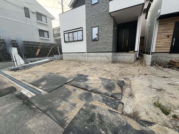 宝塚市南ひばりガ丘１丁目　新築一戸建て　１期　１号棟