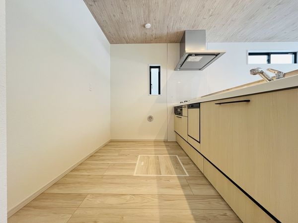 宝塚市南ひばりガ丘１丁目　新築一戸建て　１期　２号棟