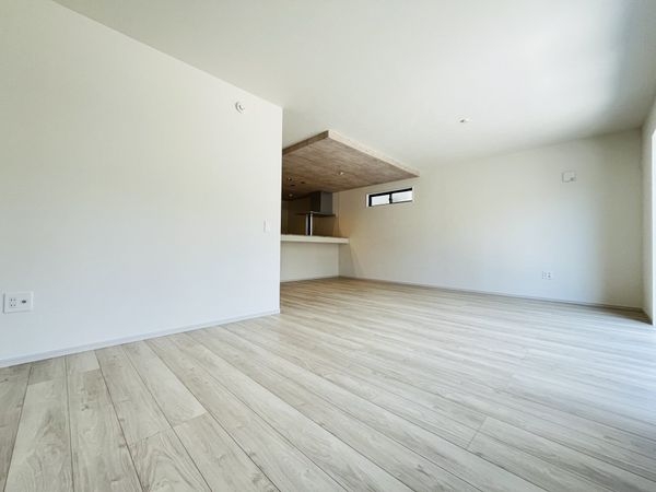 宝塚市南ひばりガ丘１丁目　新築一戸建て　１期　２号棟