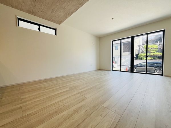 宝塚市南ひばりガ丘１丁目　新築一戸建て　１期　２号棟