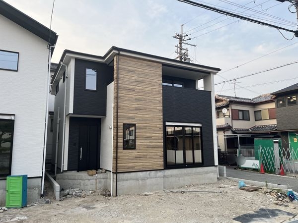 宝塚市南ひばりガ丘１丁目　新築一戸建て　１期　３号棟