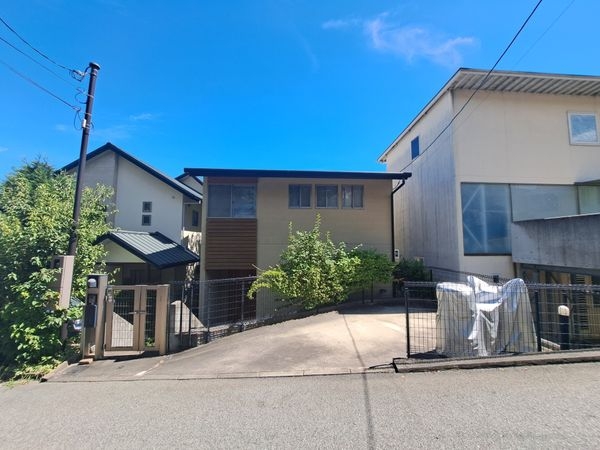 宝塚市雲雀丘山手２丁目の中古一戸建て
