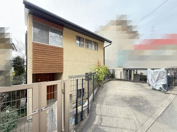 宝塚市雲雀丘山手２丁目　中古一戸建て
