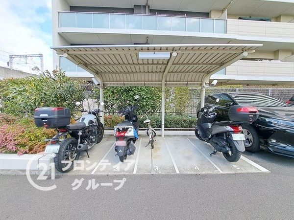 シャルマンフジスマート尼崎出屋敷駅前ステーショングリーン　…