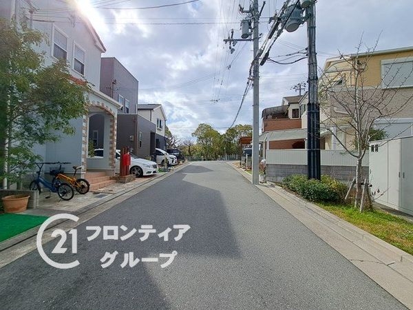 シャルマンフジスマート尼崎出屋敷駅前ステーショングリーン　…