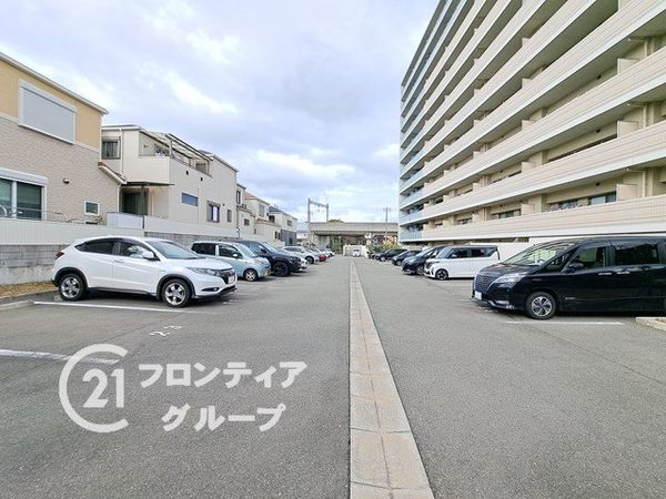 シャルマンフジスマート尼崎出屋敷駅前ステーショングリーン　…
