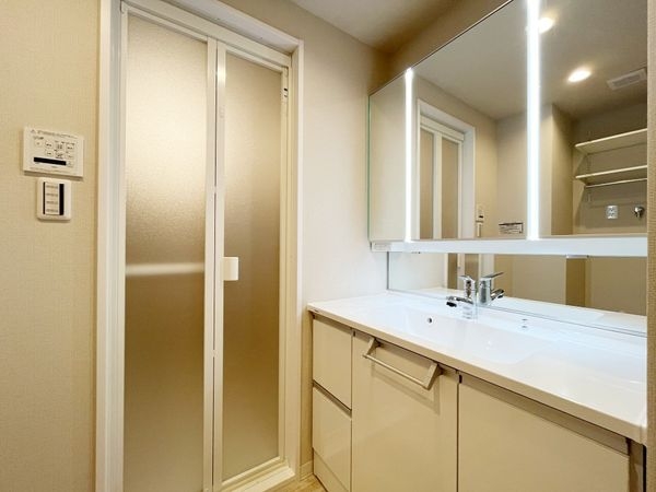 ベルヴェデールイトーピア武庫川 中古マンション(洗面台・洗面所)