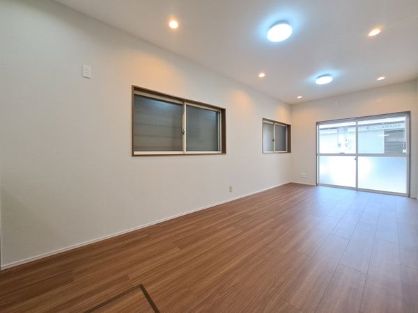 尼崎市次屋３丁目の中古一戸建て