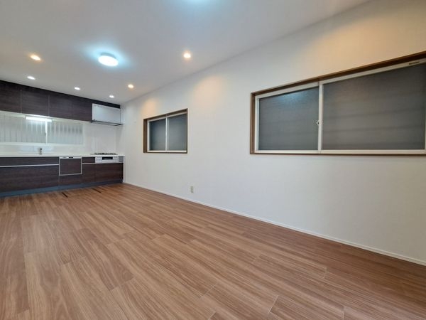 尼崎市次屋３丁目　中古一戸建て