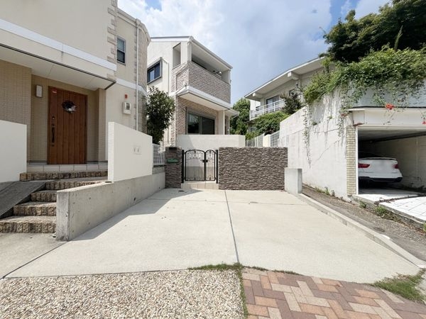 西宮市苦楽園四番町の中古一戸建て