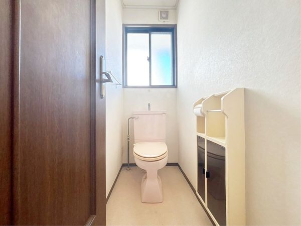 宝塚市野上4丁目の中古一戸建て(トイレ)