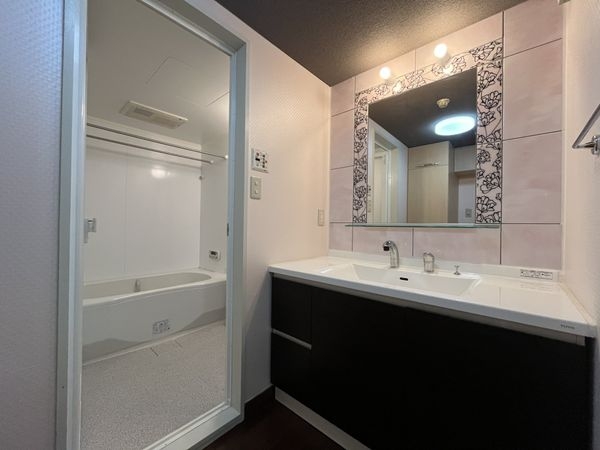 イトーピア逆瀬川 中古マンション(洗面台・洗面所)