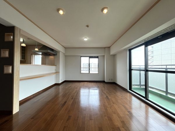 イトーピア逆瀬川 中古マンション(リビング)