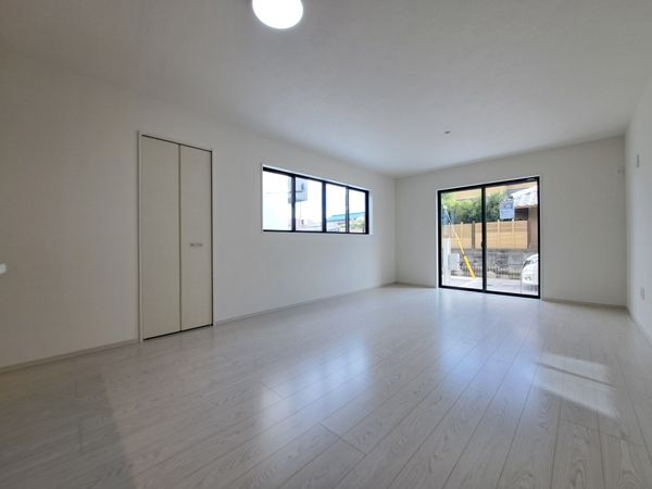 宝塚市末成町　新築一戸建て　２期　１号棟