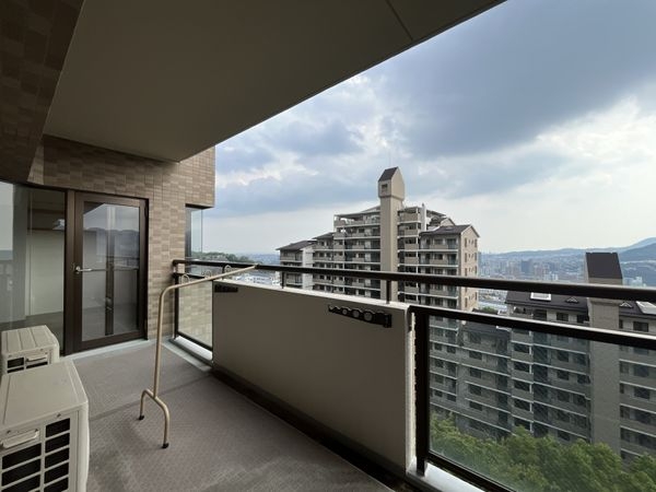 ラ・ビスタ宝塚サウステラス２番館　中古マンション