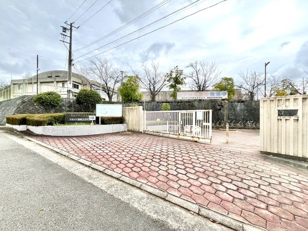 ローズハイツ宝塚　マンション(宝塚市立御殿山中学校)