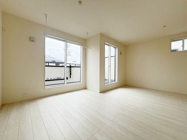 宝塚市末成町　新築一戸建て　１期　２号棟
