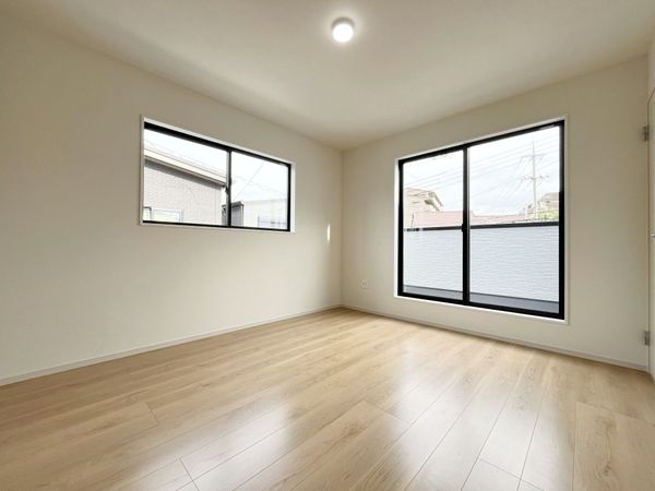 宝塚市山本西１丁目　新築一戸建て　１期　２号棟