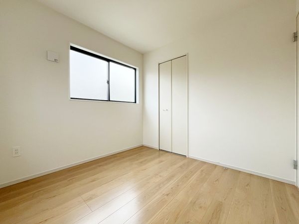 宝塚市山本西１丁目　新築一戸建て　１期　２号棟