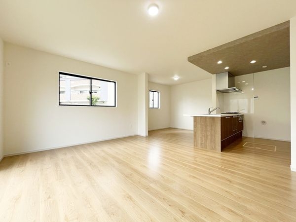 宝塚市山本西１丁目　新築一戸建て　１期　２号棟