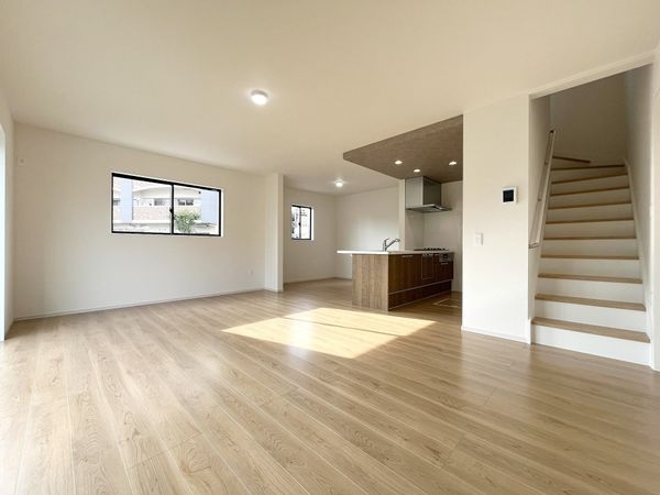 宝塚市山本西１丁目　新築一戸建て　１期　２号棟