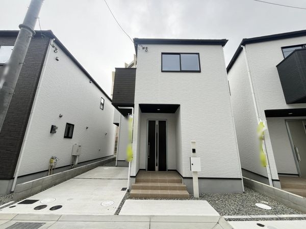 宝塚市山本西１丁目　新築一戸建て　１期　３号棟